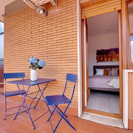 Attico Soleggiato Con Terrazza A Apartament