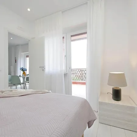 Apartament Attico Soleggiato Con Terrazza A *