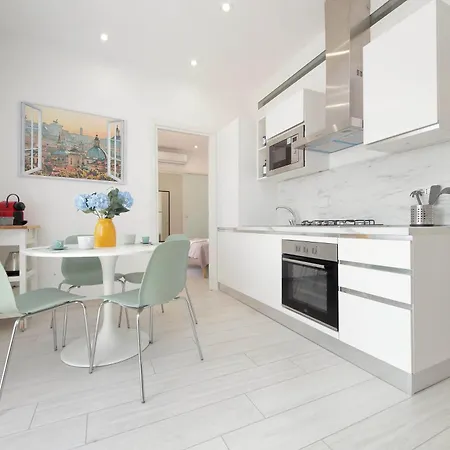 Attico Soleggiato Con Terrazza A Apartament